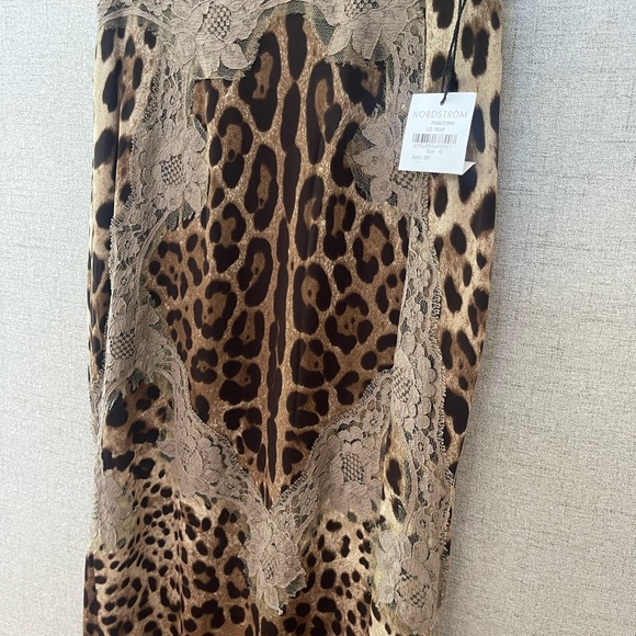 Lace-Trim Leopard-Print Dress. - Picture 7 of 8